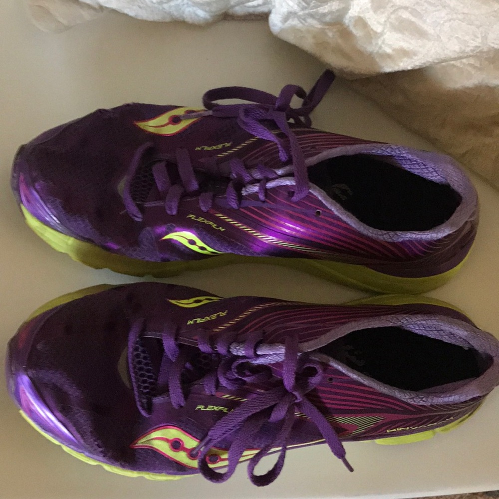 Purple Saucony Kinvara 4 running shoes